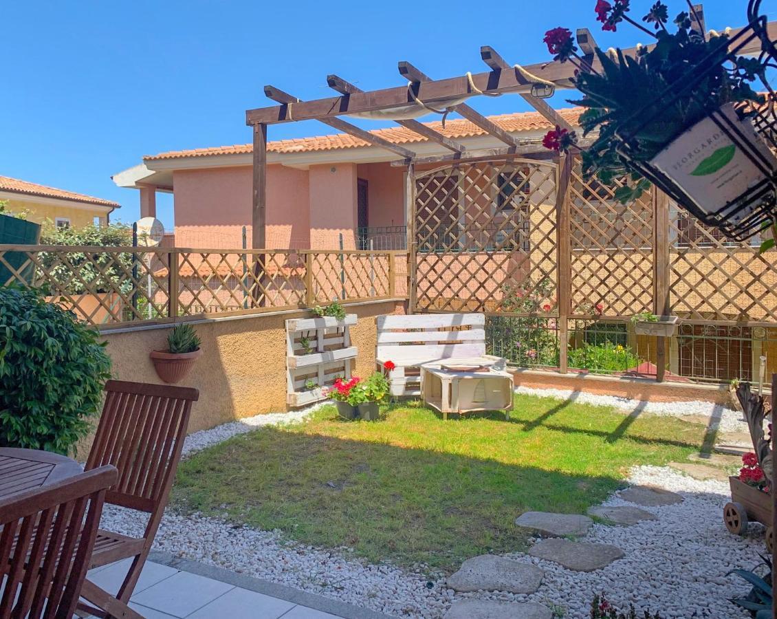 Casa Quasimodo, Con Patio E Giardino Privato Apartment Olbia Ngoại thất bức ảnh