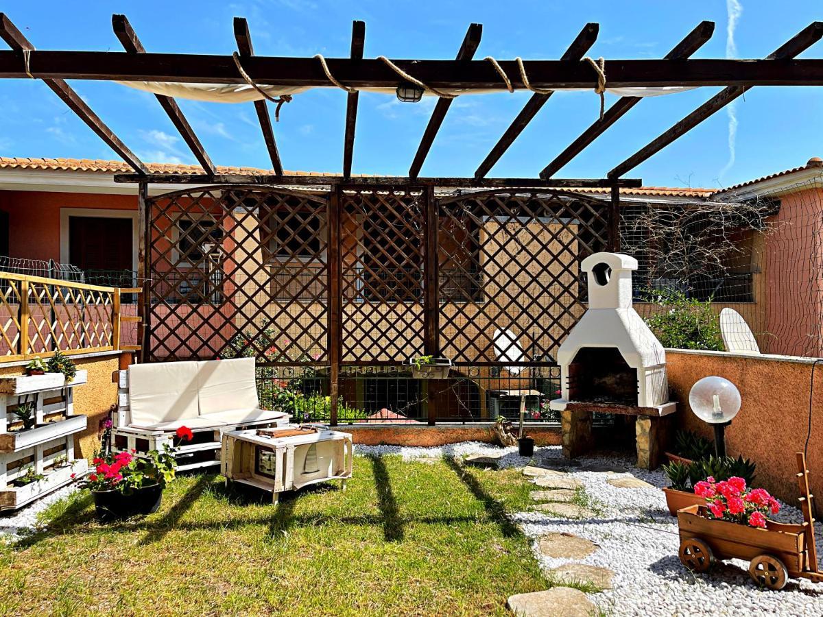 Casa Quasimodo, Con Patio E Giardino Privato Apartment Olbia Ngoại thất bức ảnh