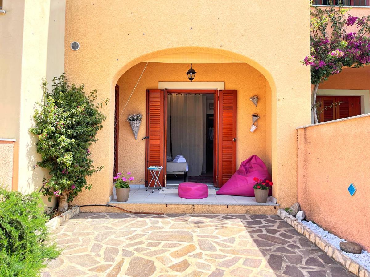Casa Quasimodo, Con Patio E Giardino Privato Apartment Olbia Ngoại thất bức ảnh